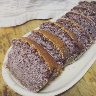 紫色の野菜ジュースでパウンドケーキ